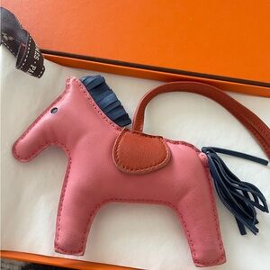 Hermes rodeo PM size